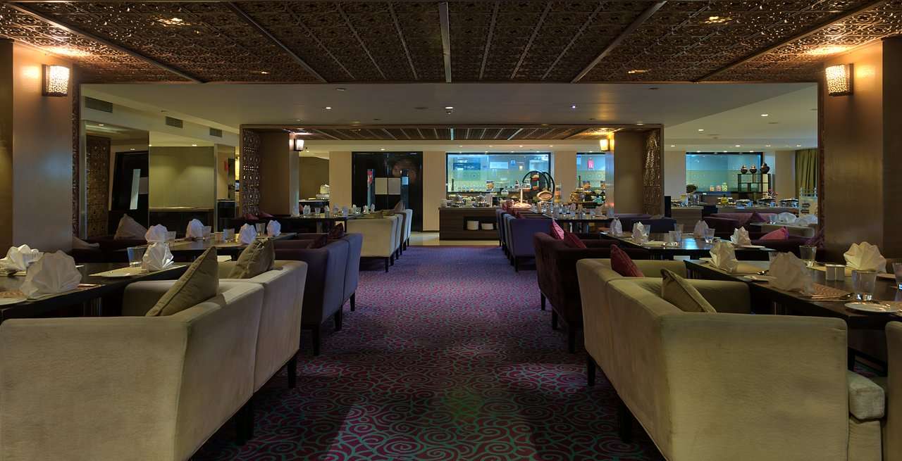 Hotel Davanam Sarovar Portico Suites, Bengaluru, Hosur Road - Restaurant  reviews